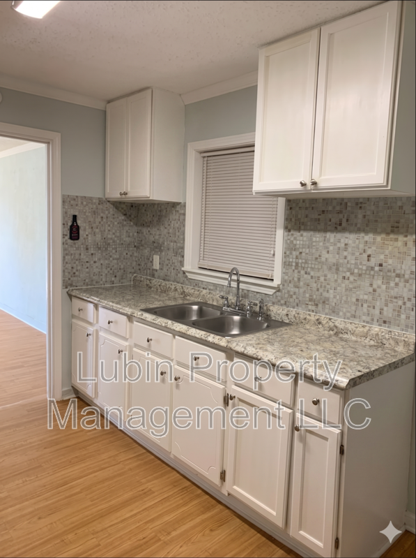 1509 N Hollywood St - Photo 3 of 3