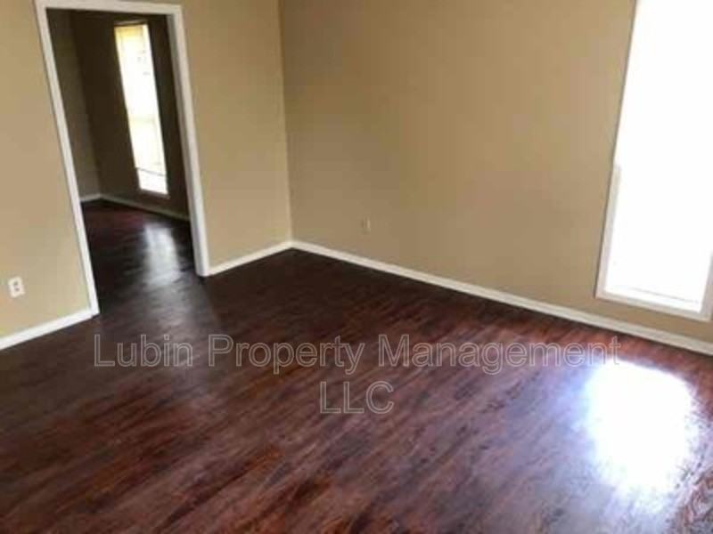 4957 Tiergarten St - Photo 2 of 7