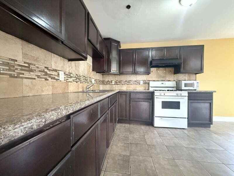 9011 Orchard Ave - Photo 6 of 14