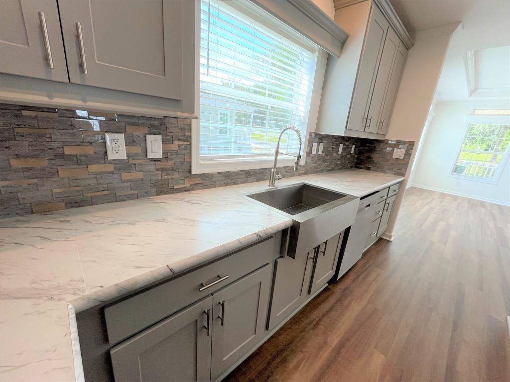 5620 Woodford St - Photo 4 of 34