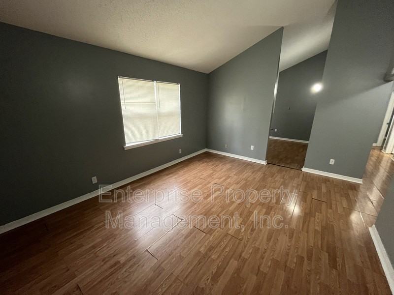 401 N Manassas St - Photo 2 of 10