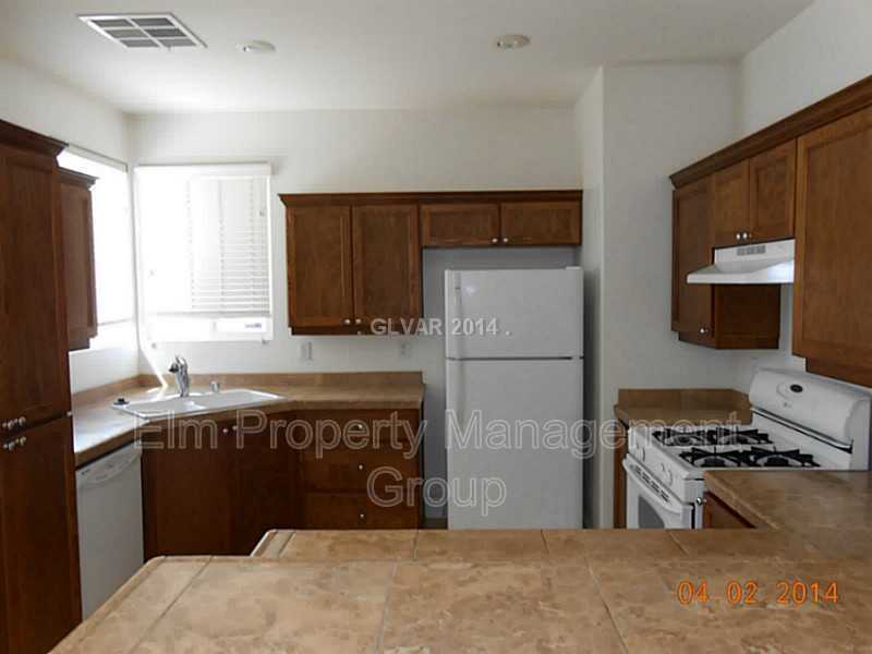9795 Waukegan Ave - Photo 2 of 10