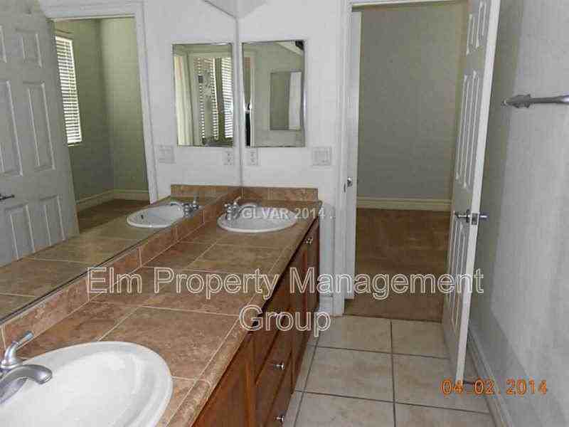9795 Waukegan Ave - Photo 5 of 10