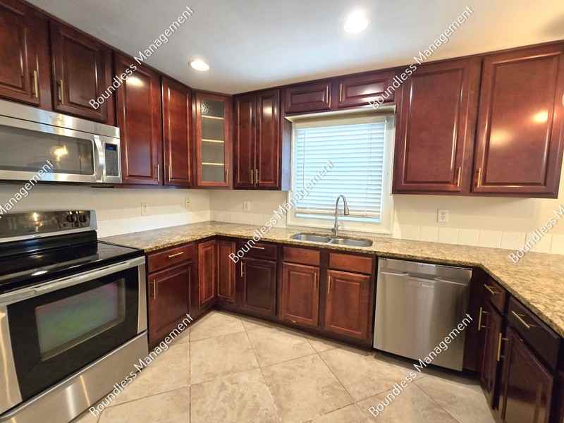 2533 Sylvan Rd - Photo 4 of 19