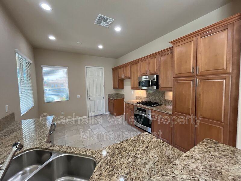 81682 Avenida Alturas - Photo 7 of 29