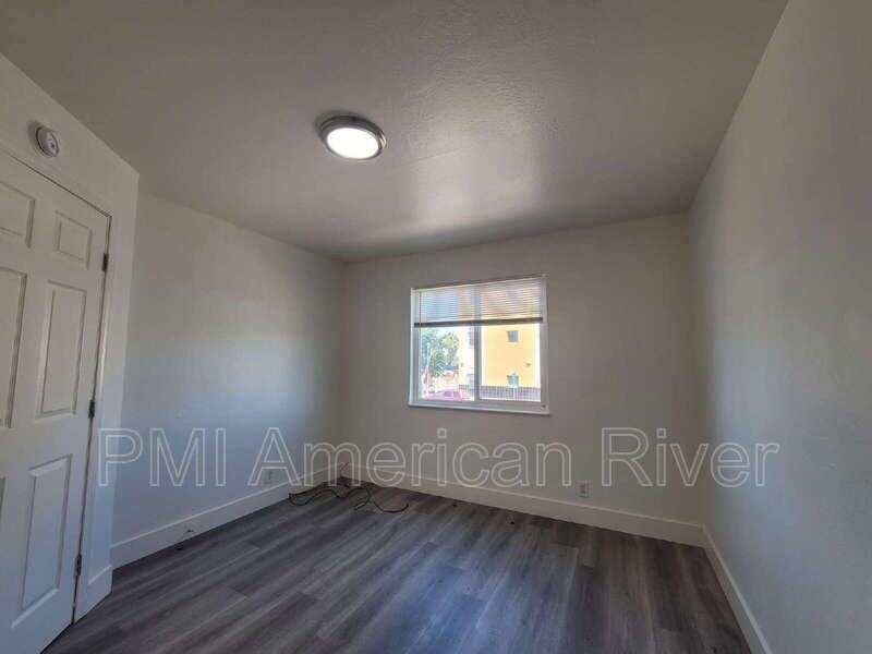 3729 Balsam St #6 - Photo 6 of 11