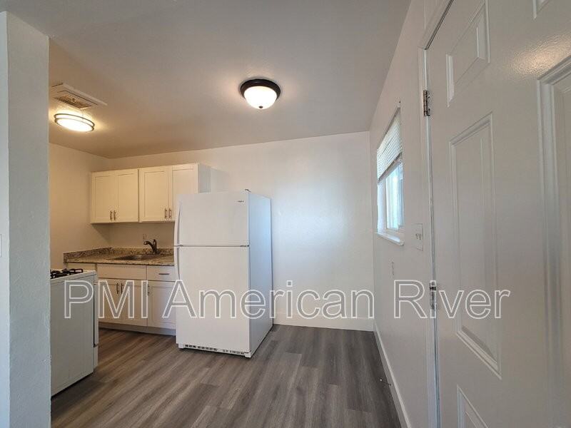 3729 Balsam St #6 - Photo 7 of 11