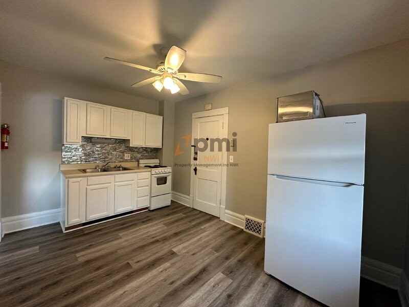 207 Monroe St #B - Photo 4 of 14
