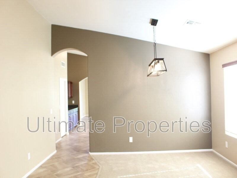 17840 W Andora St - Photo 2 of 5