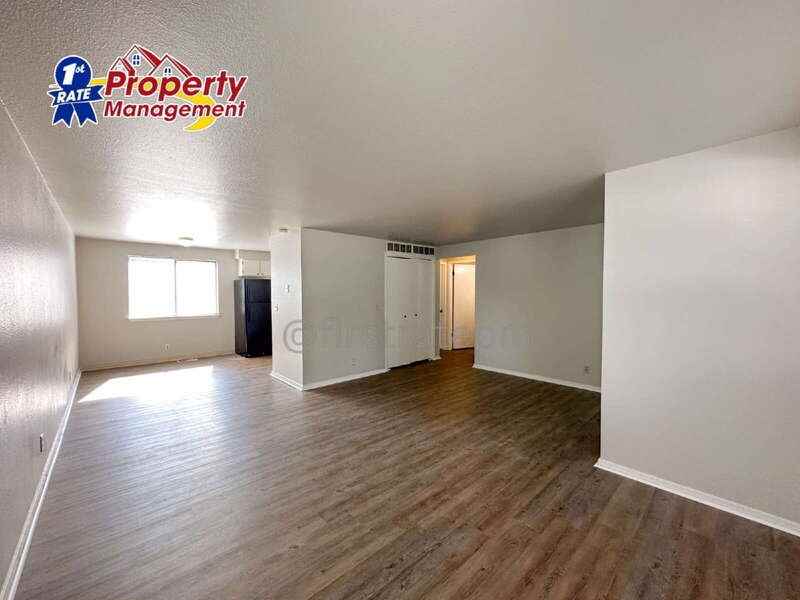 1188 W Lee St - Photo 5 of 21