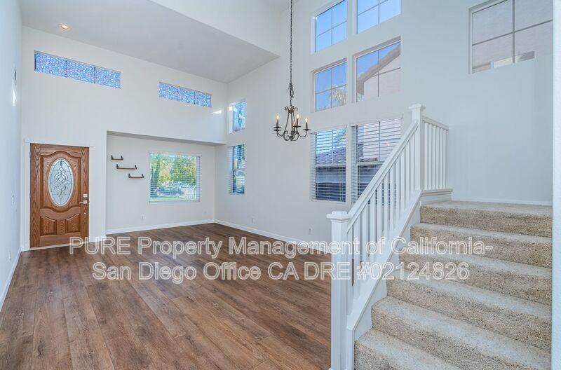 724 Whispering Trails Dr - Photo 2 of 28