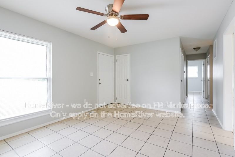 4332 Exmoor Ct - Photo 3 of 17