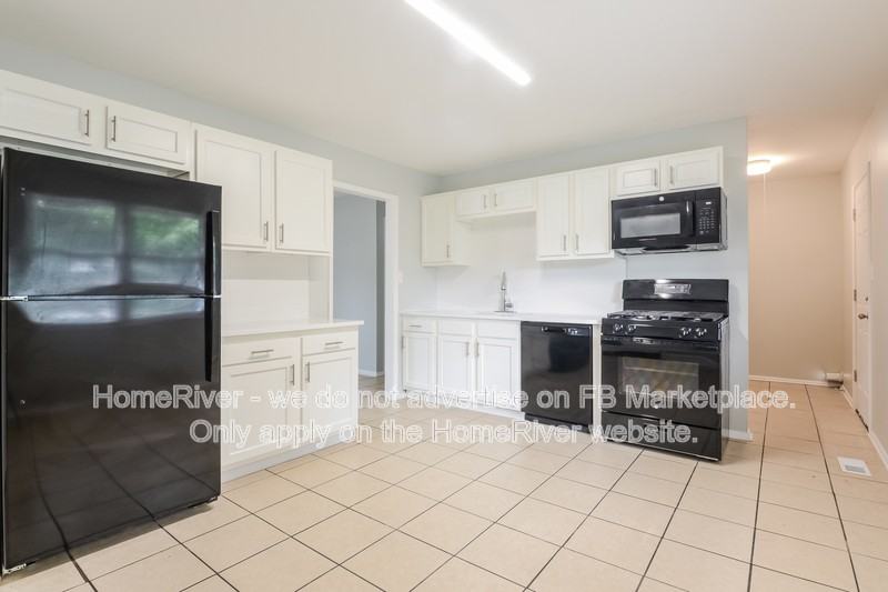 4332 Exmoor Ct - Photo 5 of 17