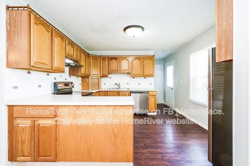 970 Edgewood Dr - Photo 4 of 19