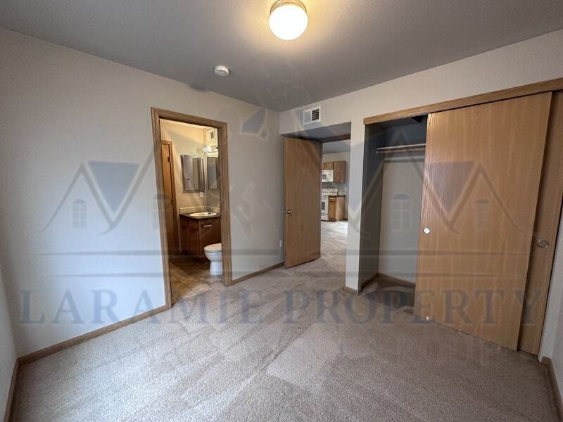 415 Mitchell St #F4 - Photo 3 of 16