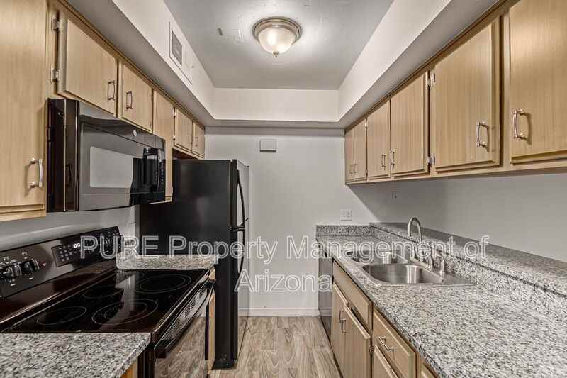 8847 N 8th St #102 - Photo 3 of 11