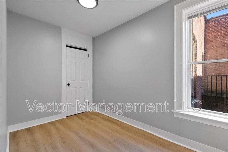 1476 Chapel St #301 - Photo 2 of 24