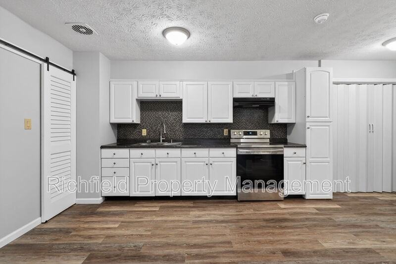 1260 Lincoln Dr - Photo 4 of 28