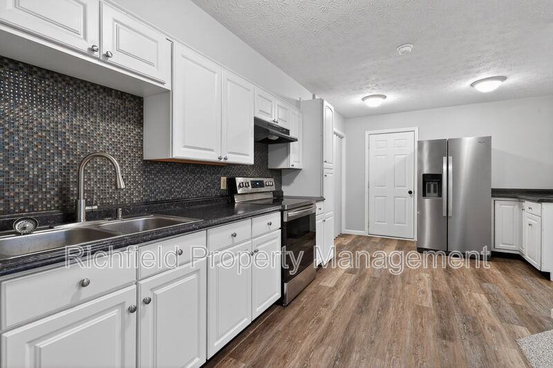 1260 Lincoln Dr - Photo 5 of 28