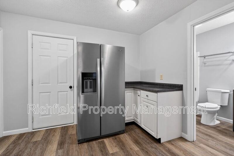 1260 Lincoln Dr - Photo 6 of 28
