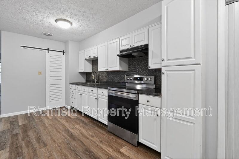 1260 Lincoln Dr - Photo 7 of 28
