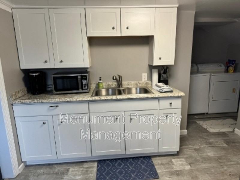 105 E Hamilton St - Photo 4 of 12