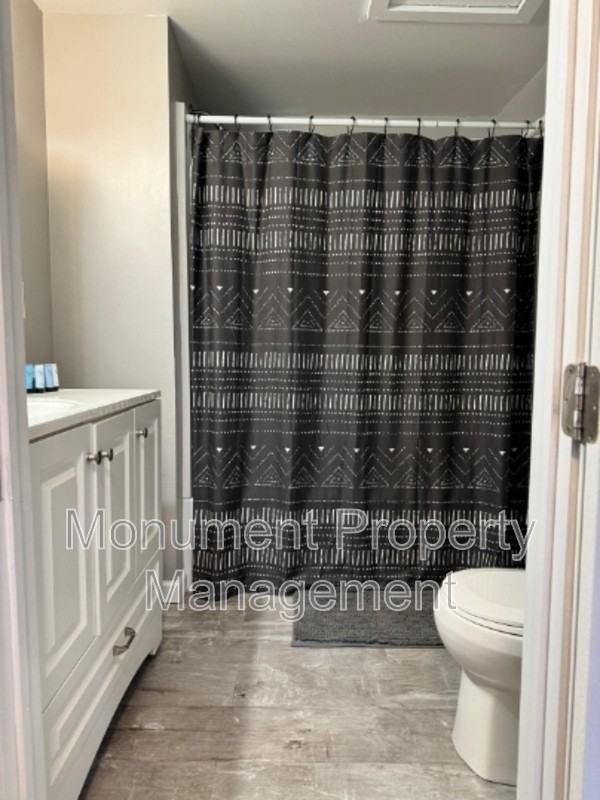 105 E Hamilton St - Photo 6 of 12