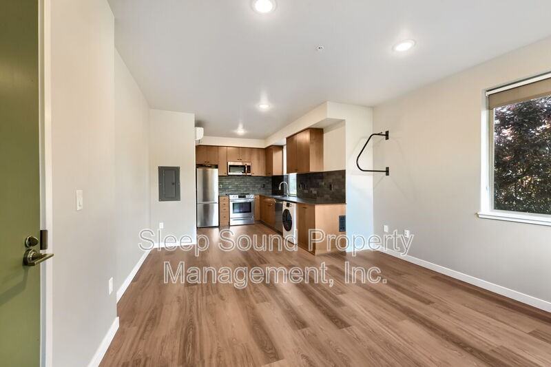 6310 N Maryland Ave #201 - Photo 3 of 8