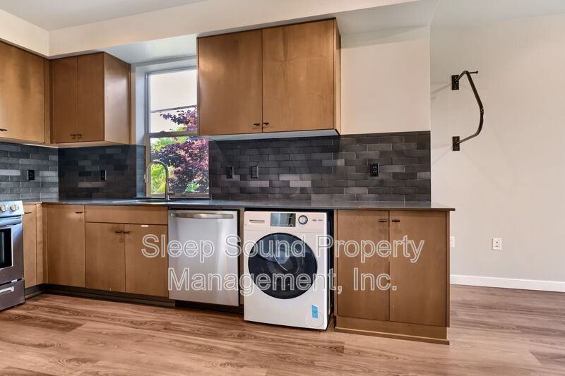 6310 N Maryland Ave #201 - Photo 5 of 8