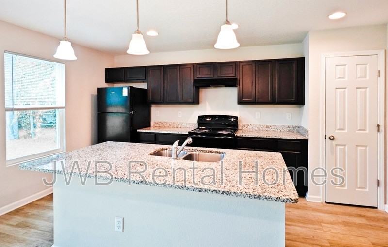 9027 Dandy Ave - Photo 2 of 14