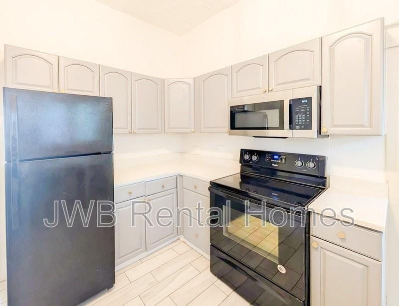 2040 N Laura St - Photo 2 of 18