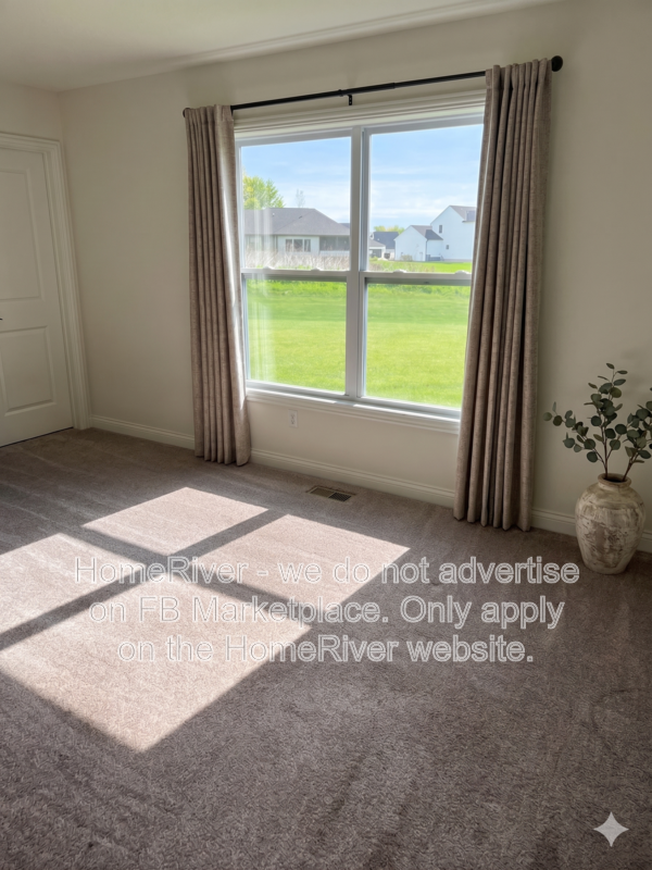 562 Highfields Cv - Photo 4 of 8