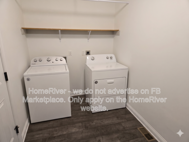 562 Highfields Cv - Photo 5 of 8