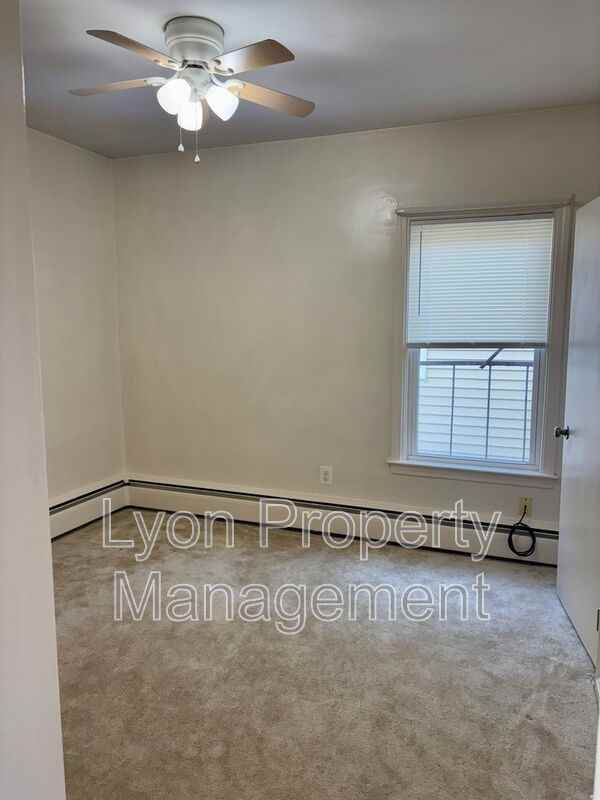 98 Anthony Ave #2R - Photo 4 of 11