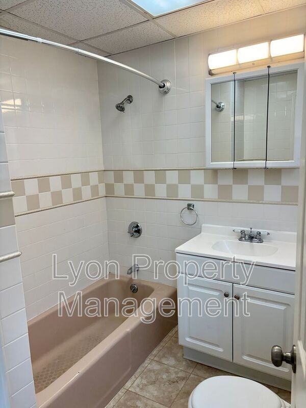 98 Anthony Ave #2R - Photo 7 of 11