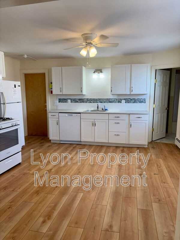 94 Anthony Ave #2R - Photo 2 of 14