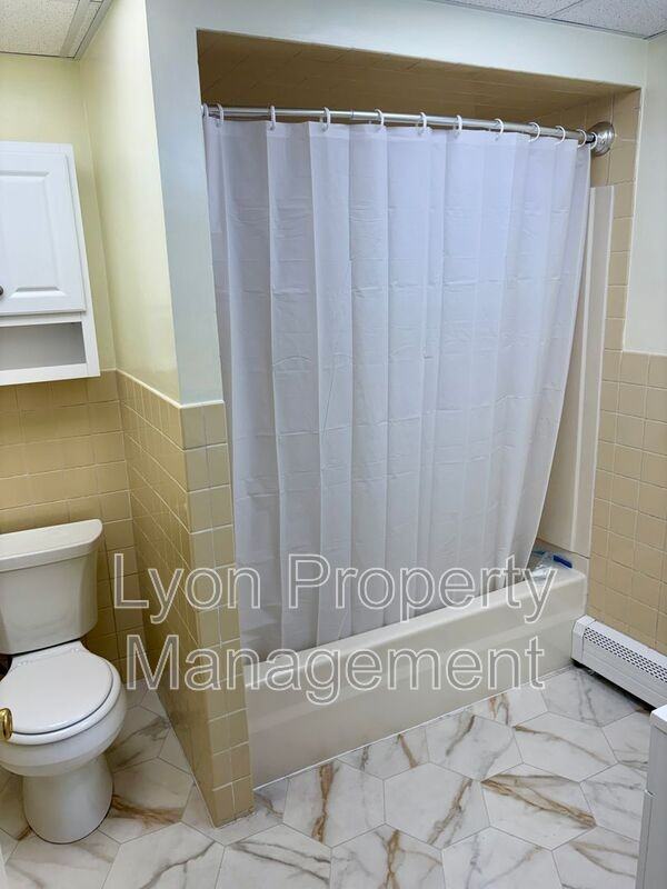 94 Anthony Ave #2R - Photo 5 of 14