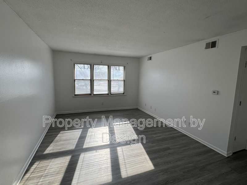 1039 5th St #7 - Photo 4 of 30
