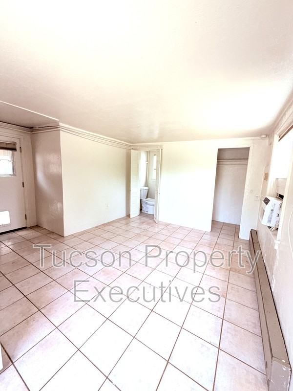 1233 E Mabel St - Photo 5 of 12