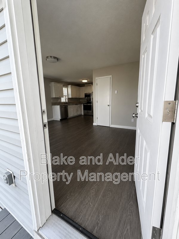 5609 - Photo 3 of 21