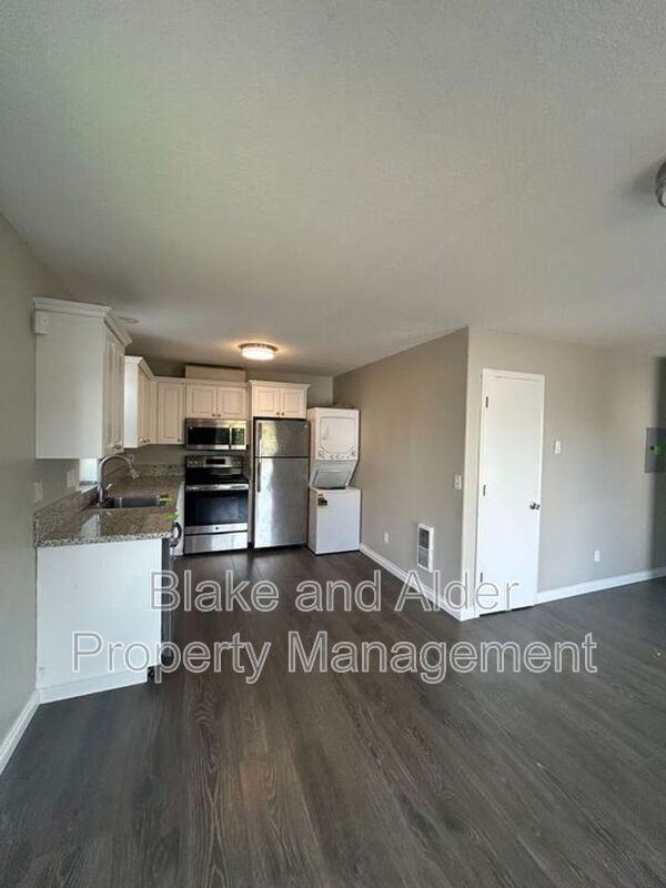 5609 - Photo 6 of 21