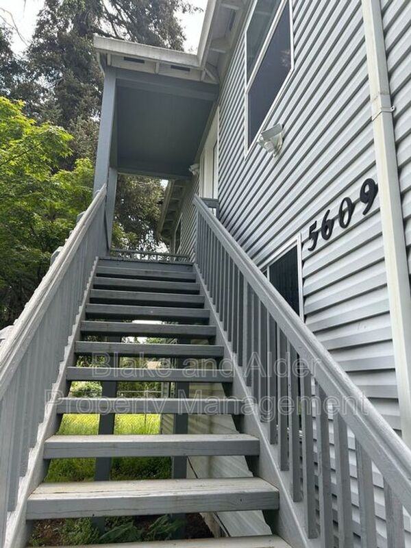5609 Se 117th Ave #5609 - Photo 3 of 47