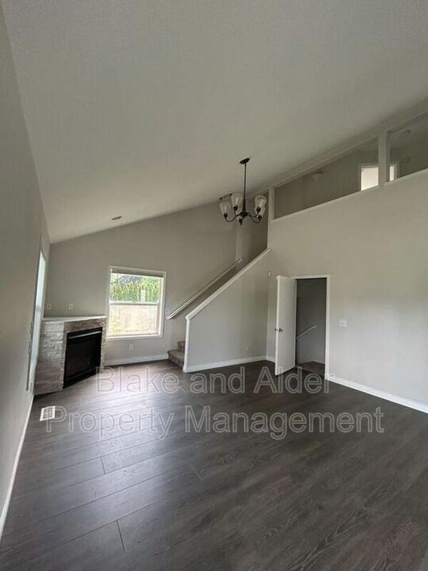 5609 Se 117th Ave #5609 - Photo 7 of 47