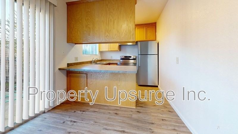 2737 Gilmore Ln - Photo 2 of 15