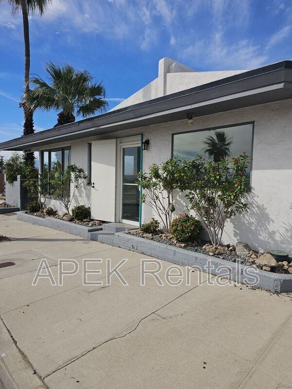 2231 N Palm Canyon Dr #2235 - Photo 5 of 11