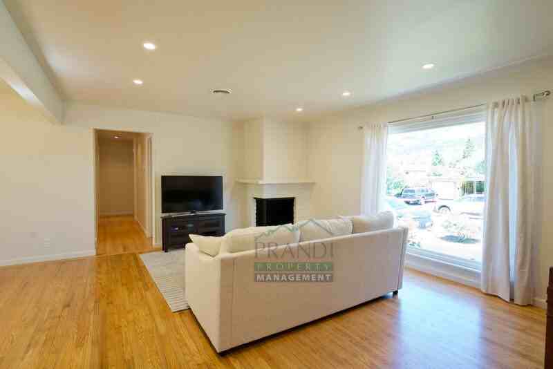 2061 Carolyn Way - Photo 3 of 28
