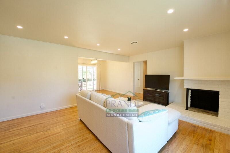 2061 Carolyn Way - Photo 4 of 28