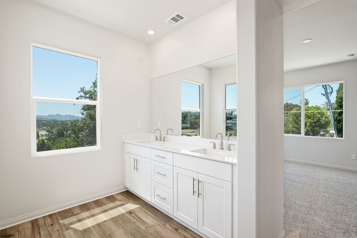 1527 Wingwood Ln - Photo 3 of 5