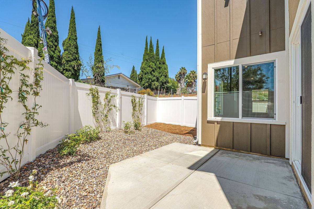 1527 Wingwood Ln - Photo 4 of 5