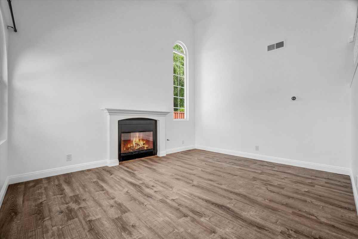331 Ogle St ##B - Photo 3 of 21